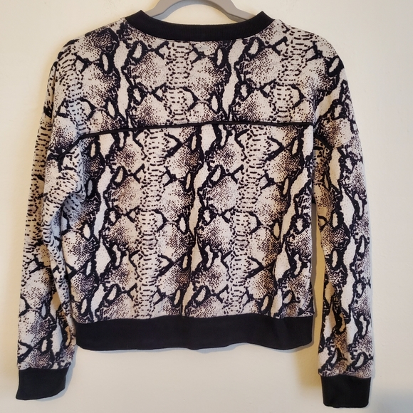 525 America Snakeskin Printed Cropped Sweatshirt - Picture 6 of 8